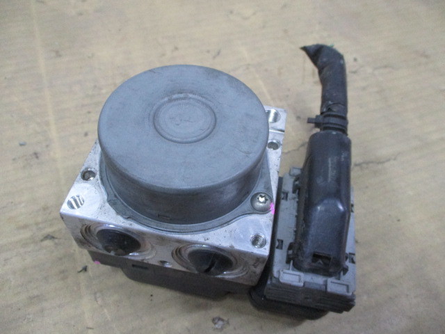 スズキ エブリィワゴン エブリィW PZターボ DA64W ABSアクチュエーター 56110-56M20 56110-56MC0拍卖