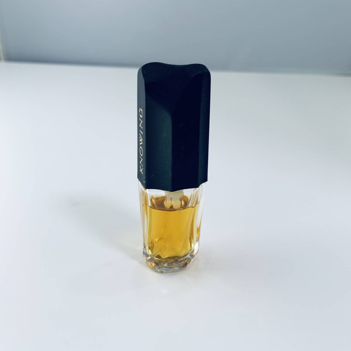 K0483 ESTEE LAUDER エスティローダー KNOWING ノウイング 5.3ml 希少 残量たぶん80%拍卖