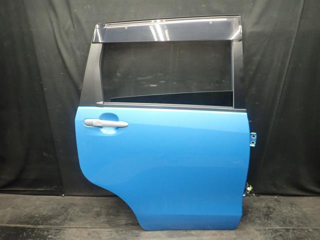 ステラ DBA-LA110F 右リアドアASSY B69 67003-B2110拍卖