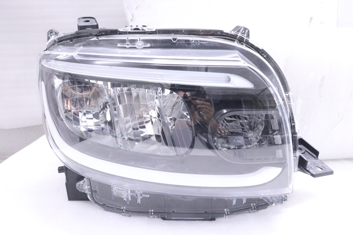 38-1360★【値下】LED LA650S タント★右ヘッドライト KOITO 100-69074 打刻:01 ユニット ブラック 純正★ダイハツ (DM)拍卖
