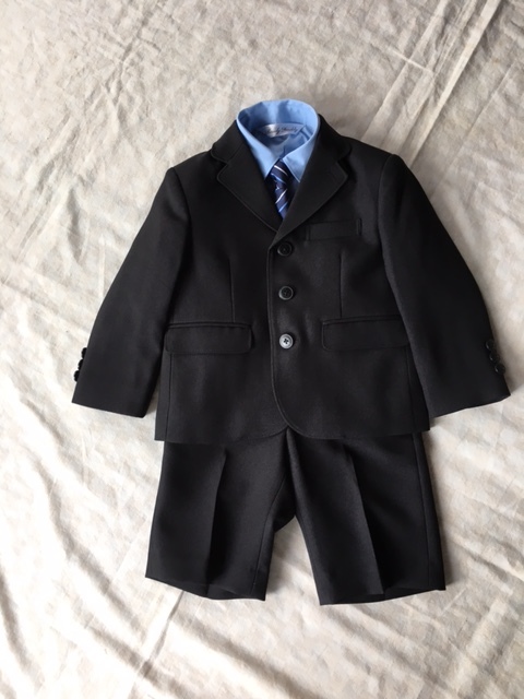 09-A617★送料無料・新品!青シャツフォーマルスーツ・黒100♪七五三・結婚式・ネクタイ付・冠婚葬祭拍卖