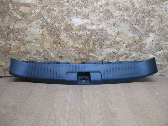 【美品】シャトル ハイブリッド/GK8 GK9 GP7 GP8/純正/リアゲート バックドア ステップ トリムボード/2WD/84640-TD4/黒素地/KTC2309-20拍卖