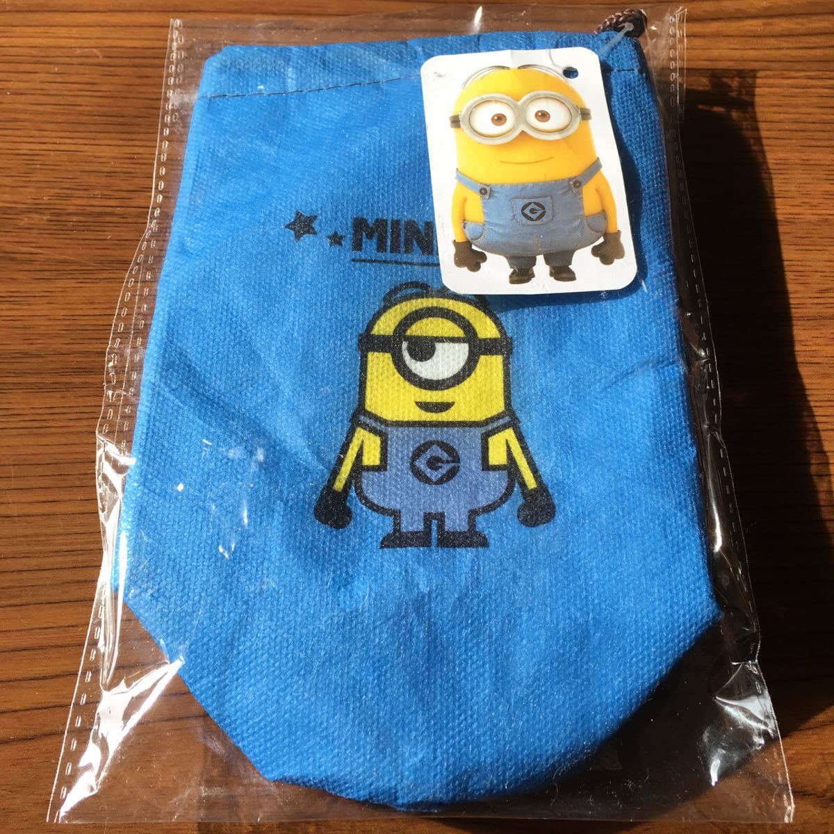 新品タグ付 ミニオンズ 保冷ボトルホルダー 保温ボトルホルダー 保冷温ボトルホルダー キャンプ クーラーバッグ USJ ペットボトルホルダー拍卖