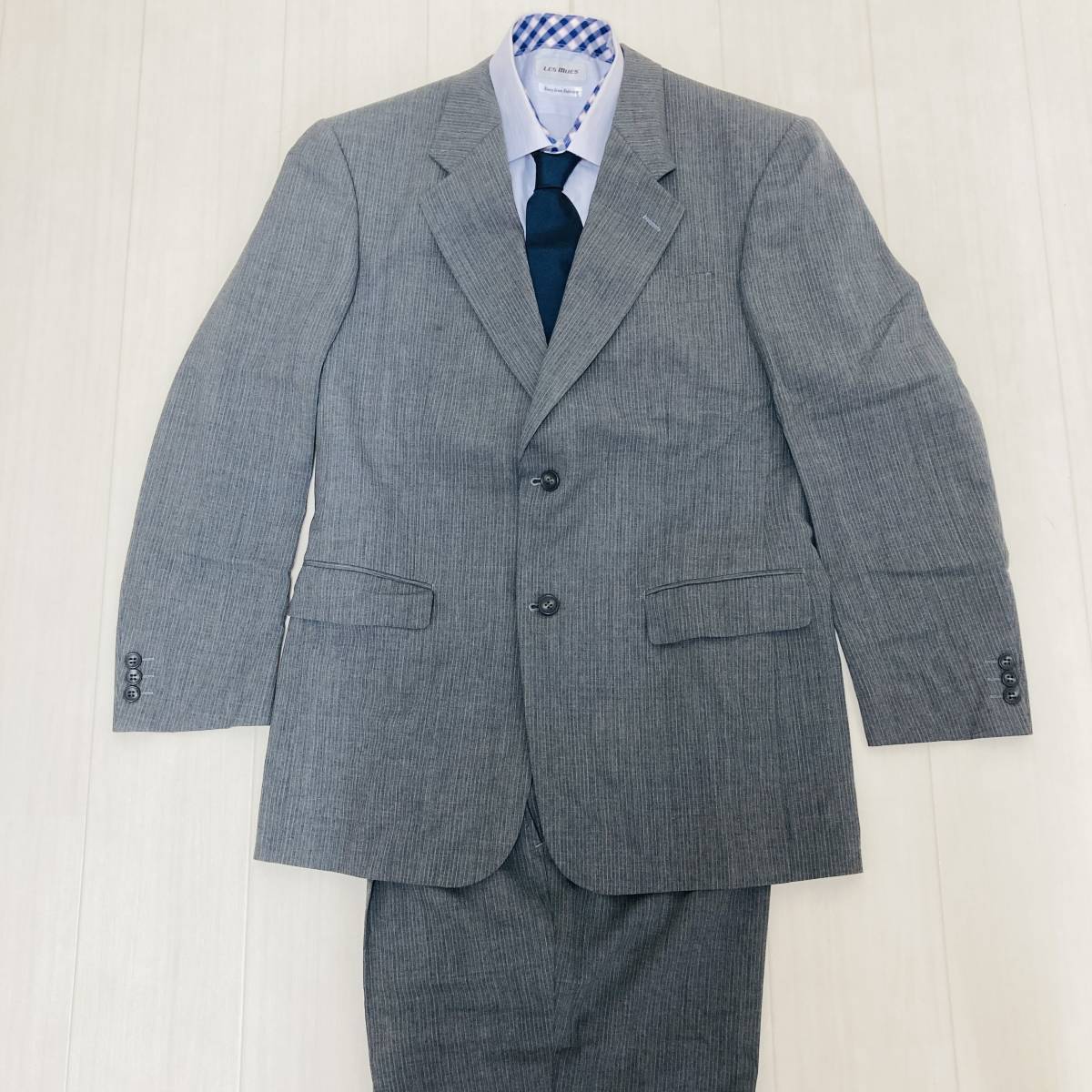 a03109 美品 Estudio スーツ セットアップ シングル 肩パット 日本製 薄手 グレー 毛混 ストライプ 上品 オフィススタイリッシュルック拍卖