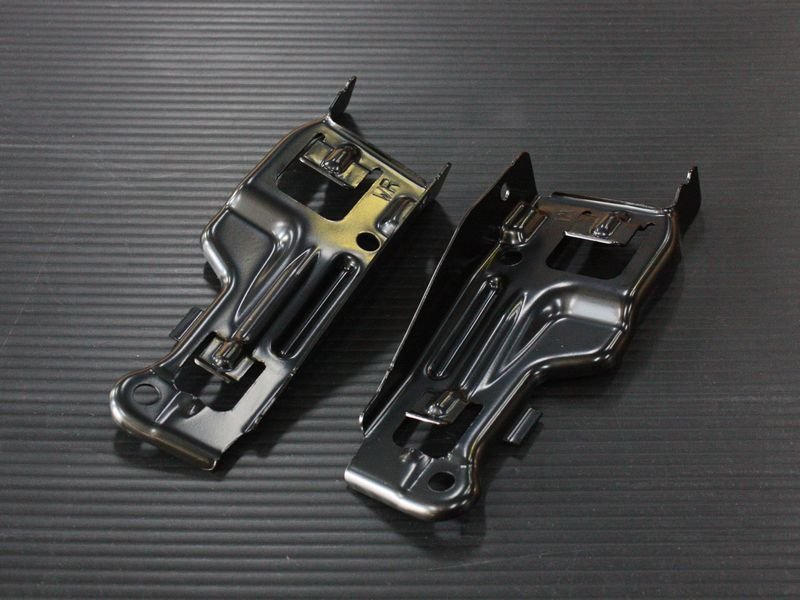 200系ハイエース(3型・4型・5型・6型)純正フロントバンパーステー(ワイド)L/Rセット拍卖