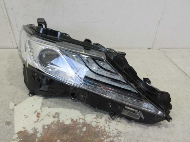 トヨタ カムリ AXVH70 純正 LED 右ヘッドライト拍卖