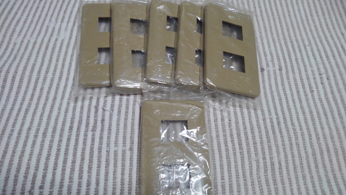 松下 フルカラー WN6702Y ダークベージュ 2個用プレート 新古 6個拍卖