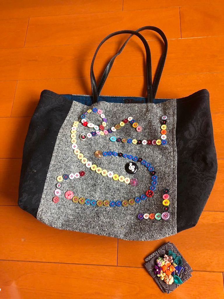 新品着物リメイクつまみ細工先生作品!ボタン刺繍が素敵な大きいトートショルダーバッグ&フワローチ2点セット♪30×30×15cmくらいA4対応拍卖