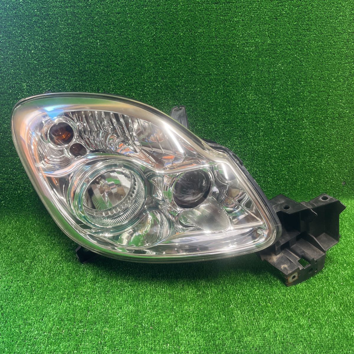 DC5W ベリーサ 右ヘッドライト 24-4拍卖