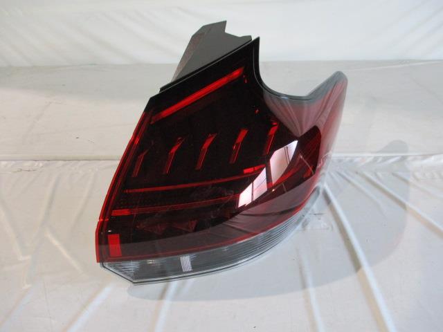 キックス 6AA-RP15 右テールランプ 26550-5RY0A拍卖