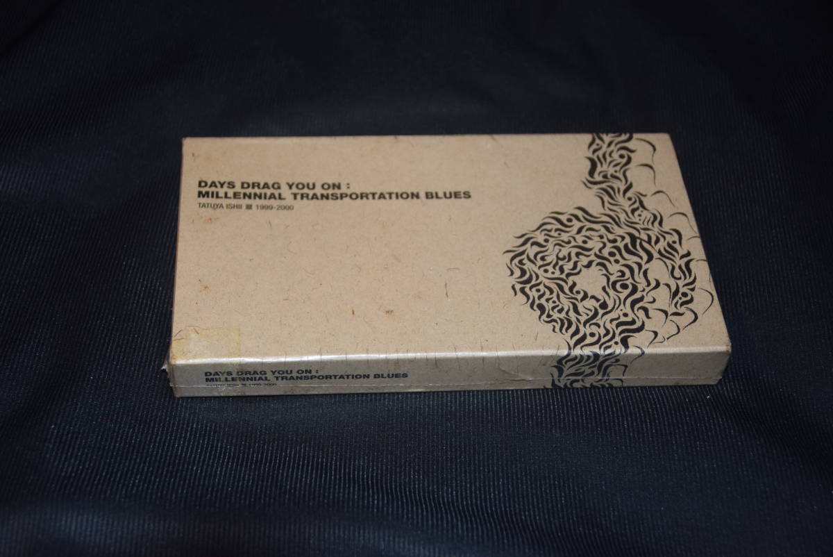 新品未開封品 カレンダー 石井竜也 1999年度卓上暦 -DAYS DRAG YOU ON: MILLENNIAL TRANSPORTATION BLUES-拍卖