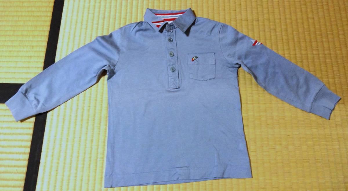 USED!くすんだ空色の男の子用長袖ポロシャツ、襟先、左袖にマーク入り、レナウン・アーノルドパーマ、サイズ110拍卖