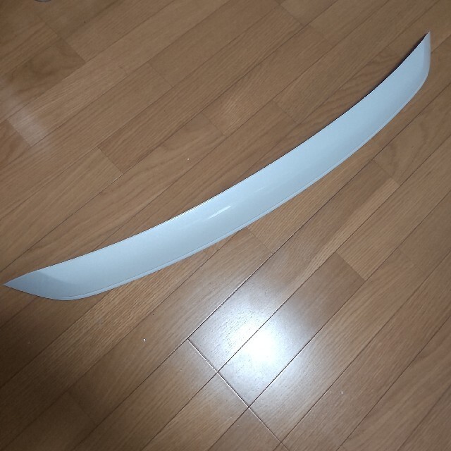 ●新品 トヨタ純正品 60系 ハリアー後期 HARRIER GRスポーツ用 ボンネットフードモール ホワイトパールクリスタルシャイン拍卖