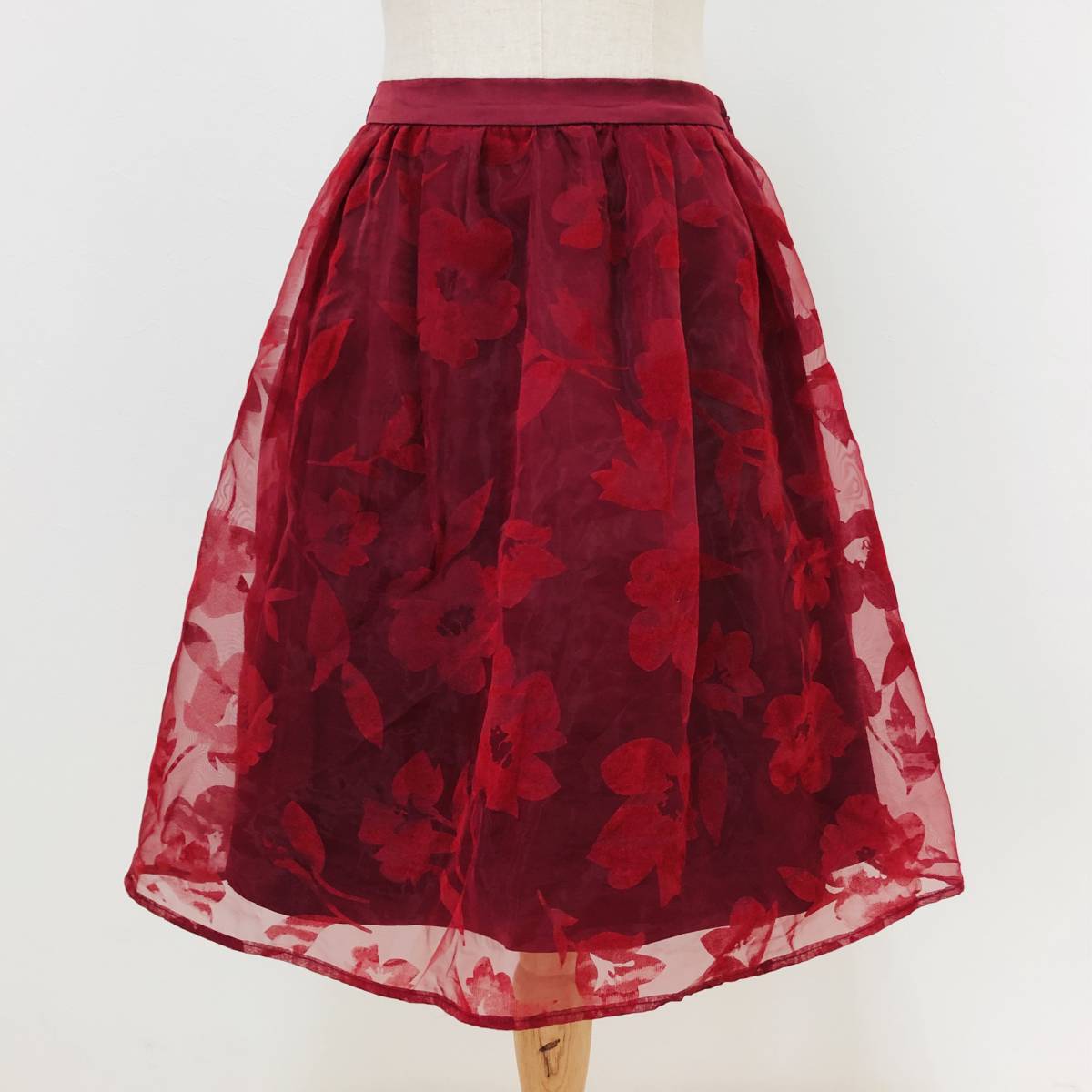 k1402 美品 MERCURYDUO マーキュリーデュオ スカート ひざ丈 薄手 裏地 ウエストゴム F 赤 花柄 レディース キュートなスイートスタイル 拍卖