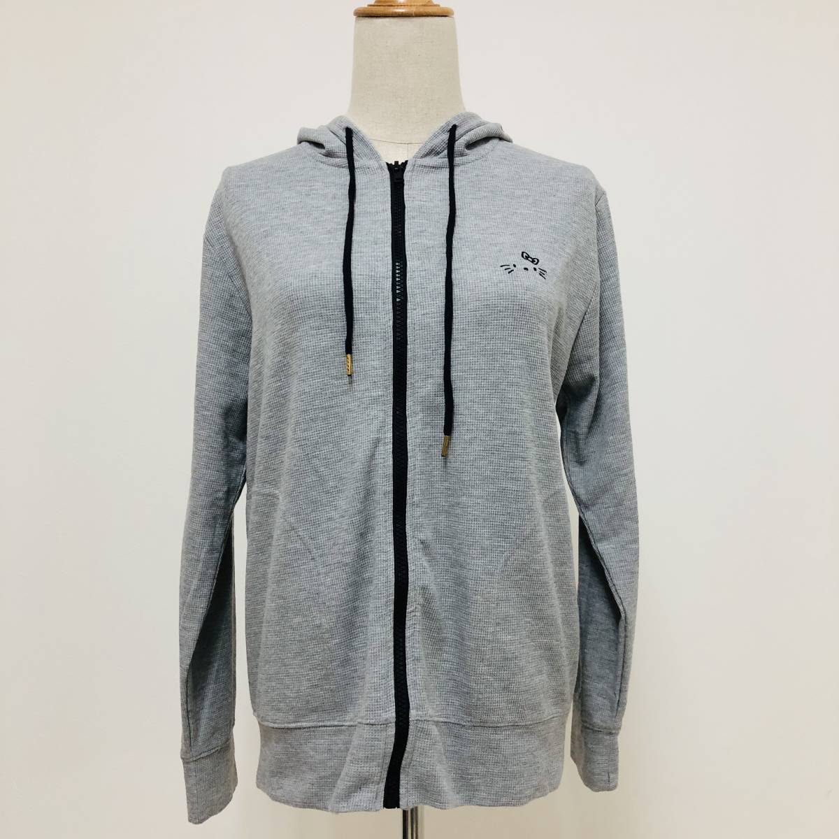 k1471 美品 Hello Kitty パーカー 長袖 キティちゃん フルジップ ロゴ刺しゅう ポケット L グレー レディース キュートなスイートスタイル 拍卖