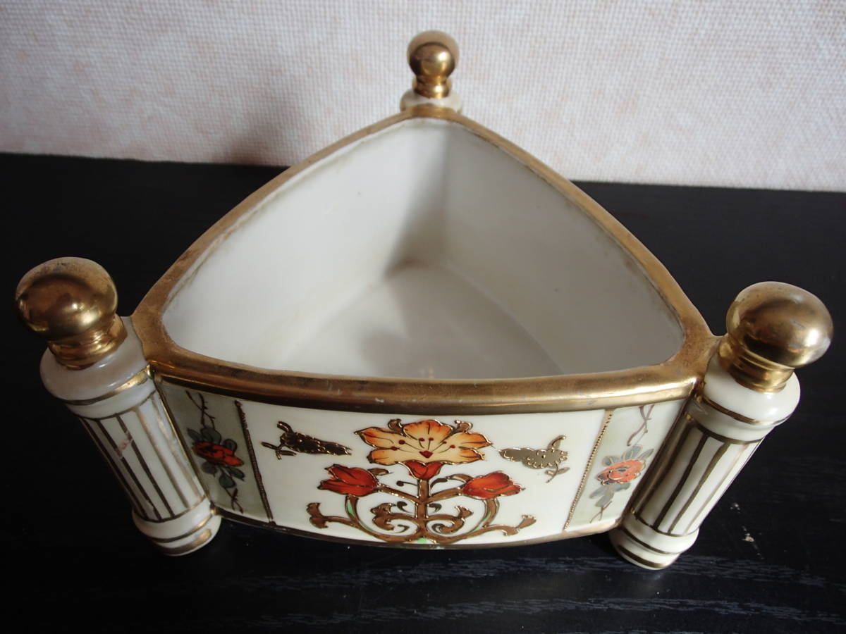 オールドノリタケ(MーNIPPON印)【アッシュトレー】(オリエンタル模様)(幅・・14.5cm・高さ・・9.2cm)・金盛り・金線・手描き拍卖