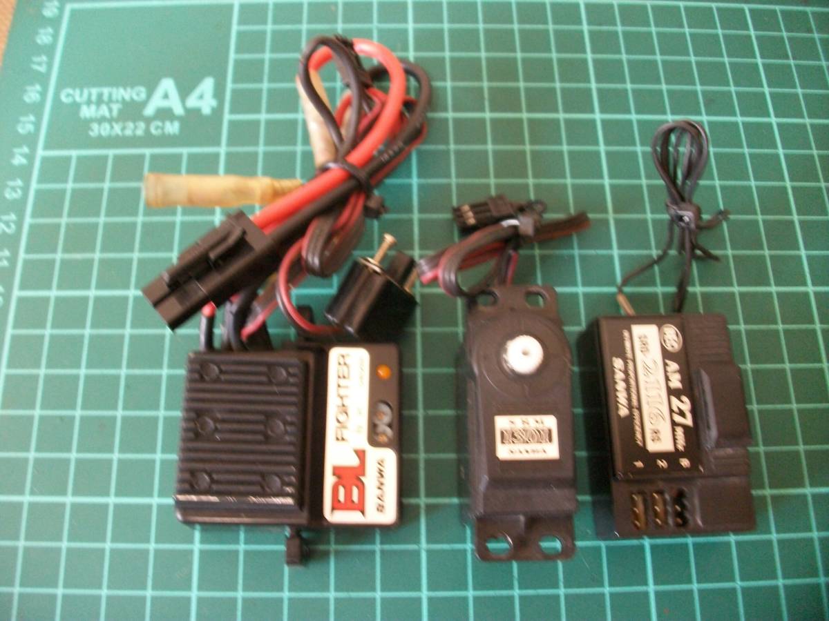 【激安目玉商品】サンワ アンプ(BL)サーボセット クリスタル無 簡易通電動作確認済 一応ジャンク扱 レターパック送料一律!!拍卖