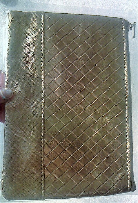 新品未使用○★ゴージャス★ゴールド★ノベルティポーチ★豪華な装いはシーンを選びません!パーティーやバッグインバッグにも☆彡拍卖