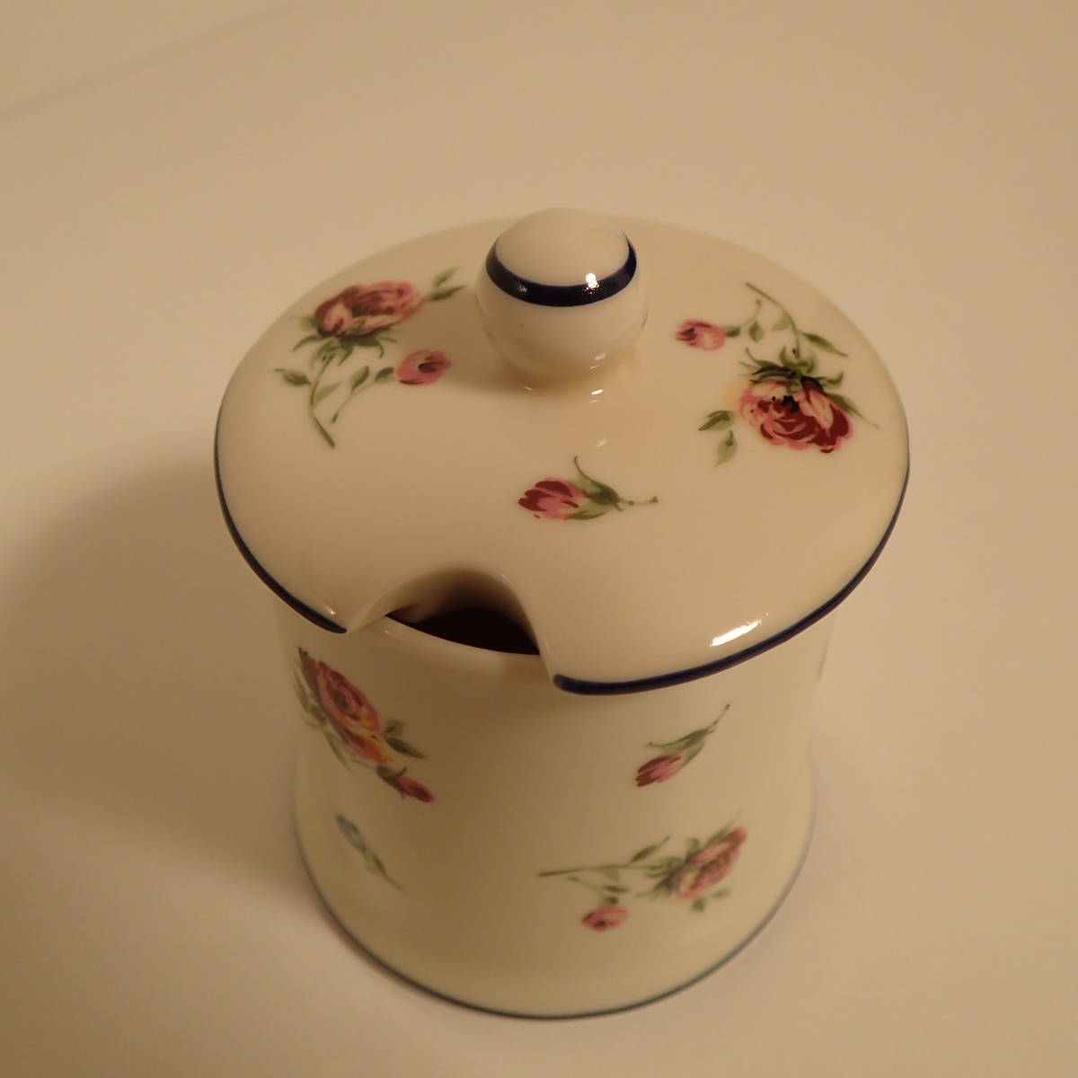 ローリーズティーLAWLEYS TEA ローズシュガーポット 陶器製 薔薇柄 バラ柄 ジャムポット拍卖