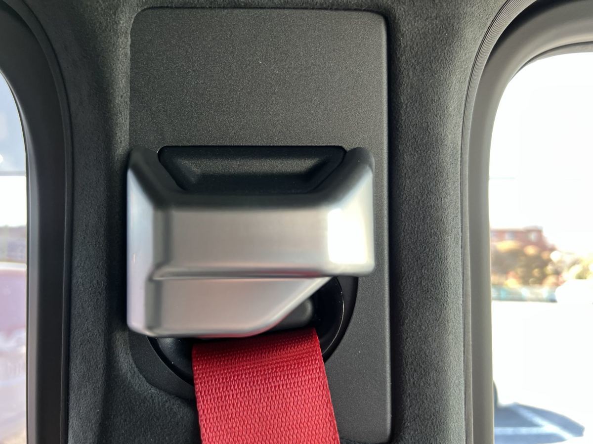 高品格♪ メルセデス ベンツ サテンシルバー シートベルト ストッパー ホルダー パネル カバー W463a W464 G350d G400d G550 G63 Gクラス拍卖