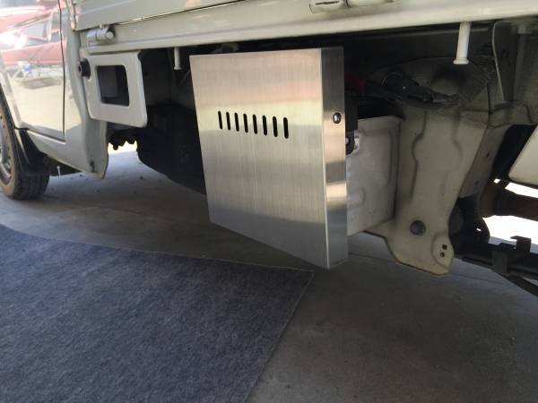 キャリイ DA63T ステンレス バッテリー カバー拍卖