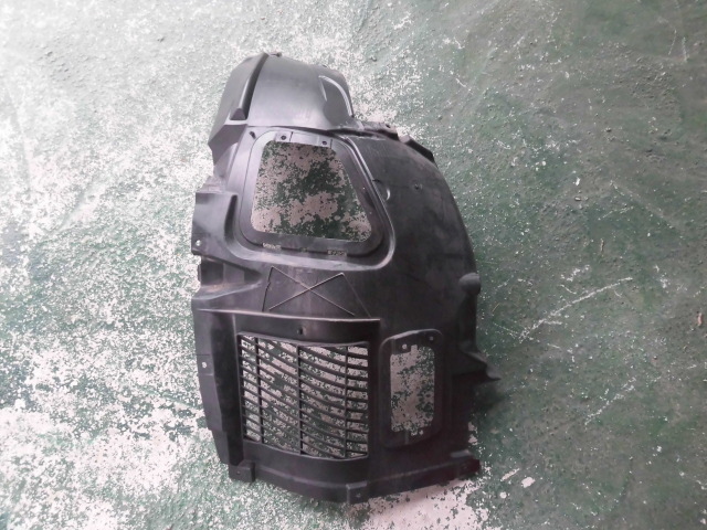 BMW F10 5シリーズ フェンダーライナー 右 フロント Z233拍卖