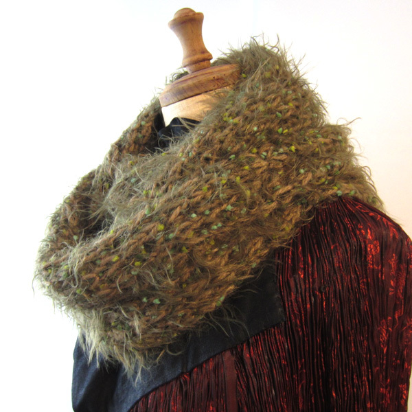 美品 フランス製 フワフワな手触りのスヌード拍卖