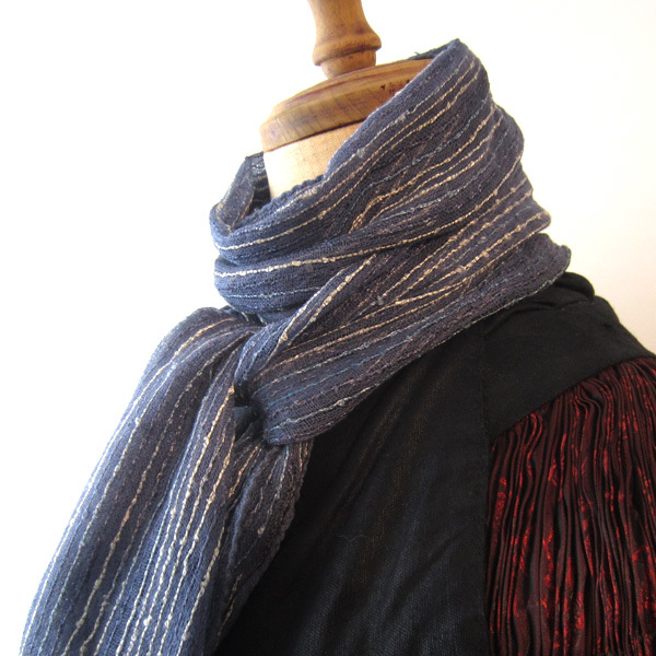 美品 ストライプが入った薄手ストール ライトネイビー拍卖