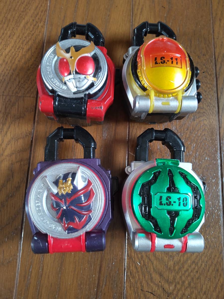 希少 レア 仮面ライダー ドライブ ロックシード 4個 セット 平成ライダー 平成レトロ 動作未確認拍卖