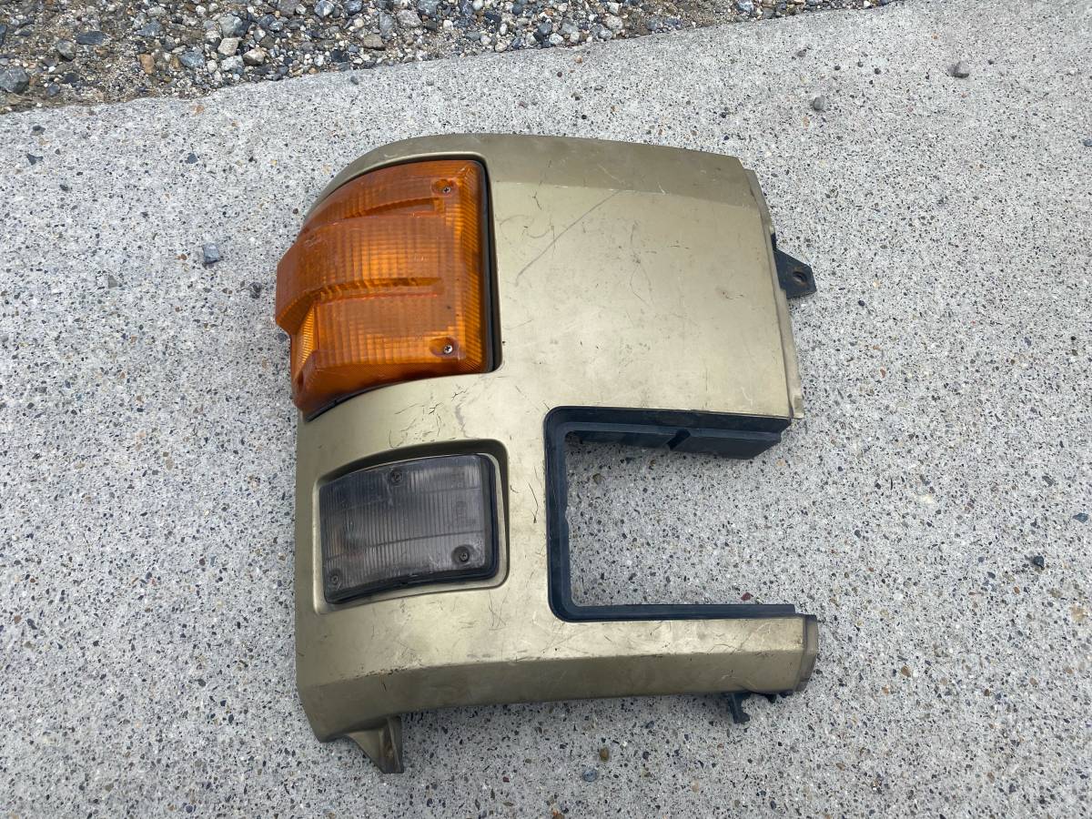 ☆レトロ 希少 日野 ドルフィン 右側 運転席側 コーナーパネル 割れあり☆拍卖