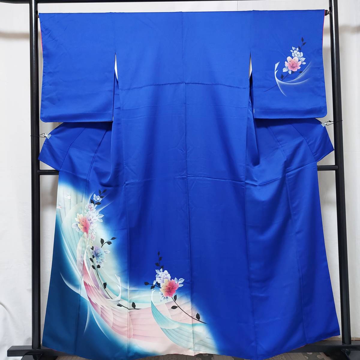 【桐徳】付下げ☆瑠璃紺色地*孔雀と花*10%値下げ{正絹*袷.付下げ}*身丈162-裄67*瑠璃紺色地*友禅染.暈し染加工の孔雀と花*№6128拍卖