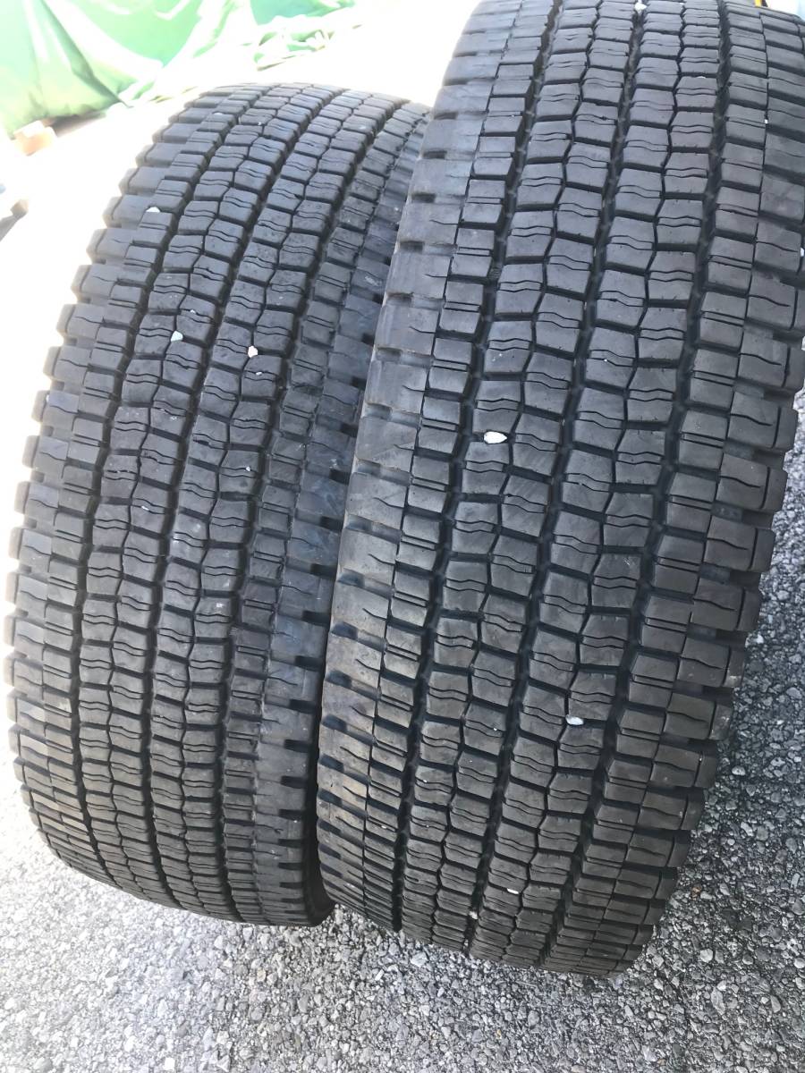 引取可 バリ山 ダンロップ 295/80R22.5 約14mm SP001 スタッドレス拍卖