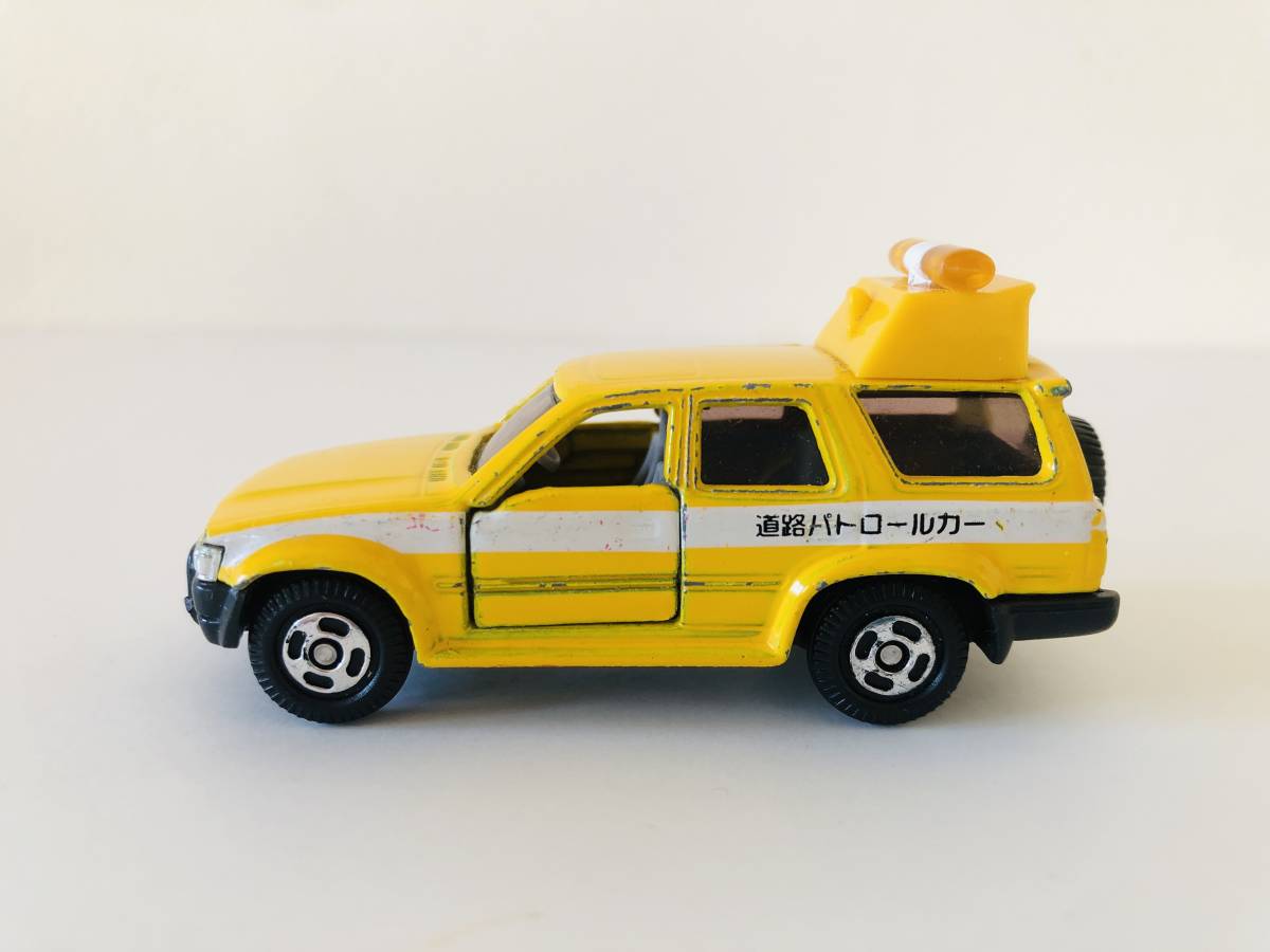 トミカ NO.84 トヨタ ハイラックスサーフ 道路公団パトロールカー拍卖