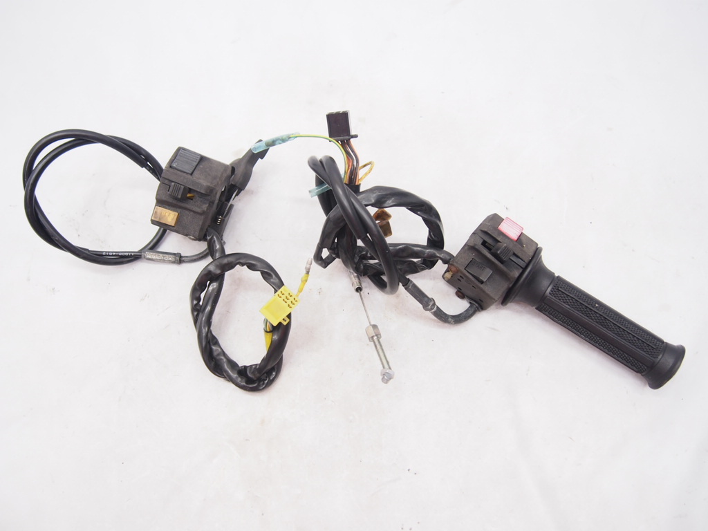 バンディット250純正ハンドルスイッチ.左右GJ74A削れ傷なし拍卖