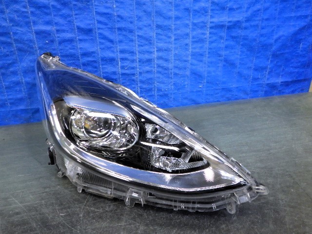 2024 アクア NHP10 後期 スタイルブラック 右ライト LED 52-322 F 美品拍卖
