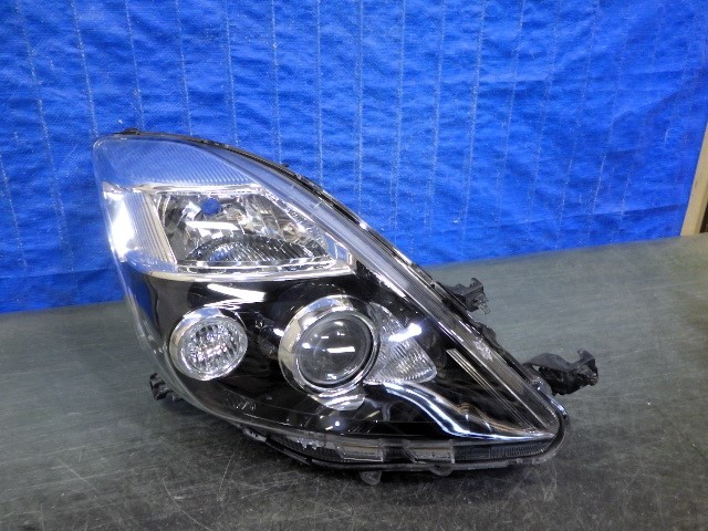 3422 アイシス プラタナ ZGM10W 後期 右ライト ハロゲン 44-73 B 美品拍卖