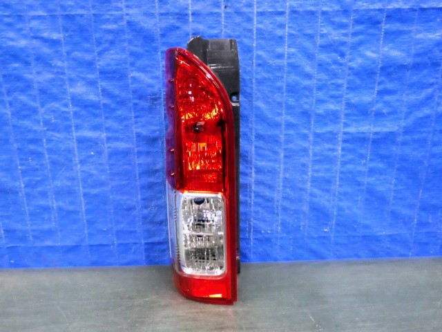 S029 ハイエース 200 後期 4型 5型 6型 左テール 26-140 H28.8~ 美品拍卖