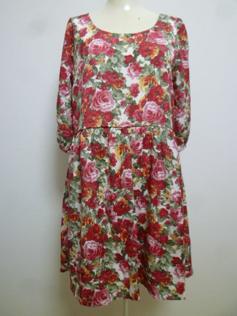 continuer de NICE CLAUP/ナイスクラップ♪赤系バラ柄フレアーワンピース/ミニ♪H77拍卖