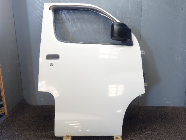 7591 トヨタ タウンエース S412M 運転席ドア フロントドア右 ミラー付 W09 (B3-4)拍卖