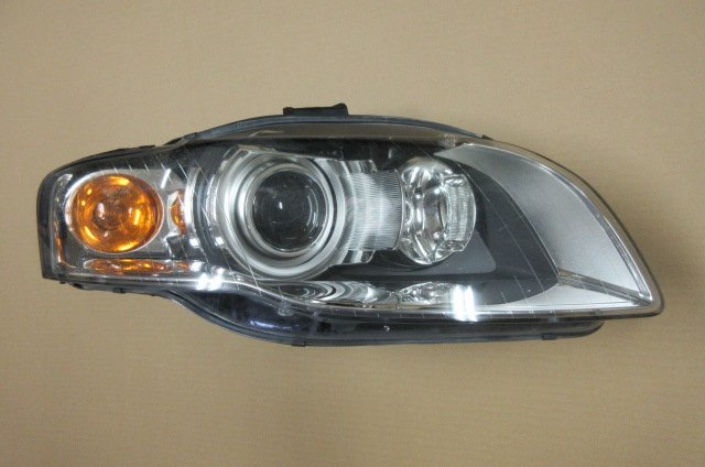 ★2006年 アウディ A4 アバント ABA-8EBFB 純正 HID 右ヘッドライト★拍卖
