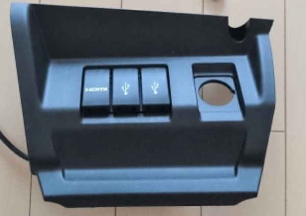 ★新品★ ホンダ純正 HONDA フィット GK3 GK4 GK5 GK6 USBセンター ホルダーset拍卖