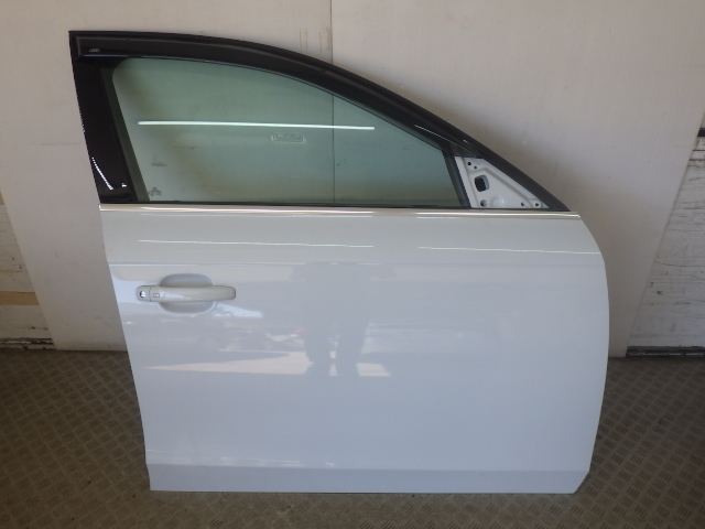 【Y03】 アウディA4 オールロードクワトロ B8 8KCDNA 後期 右 フロントドア ASSY LS9R グレイシアホワイト 中古 即決拍卖