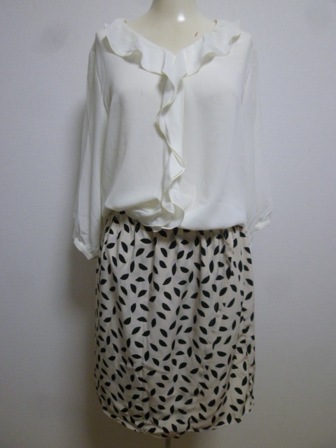 apart by lowrys/アパートバイローリーズ♪白フリルブラウス×淡ベージュリーフ模様巻きスカートフェイクツイン風ワンピースM♪68拍卖