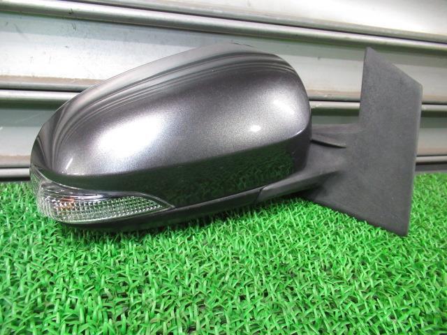 アクア DAA-NHP10 右サイドミラー 87910-52D70 1G3 グレーメタリック /40451拍卖