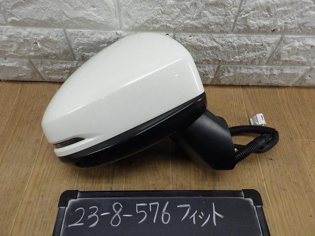 フィット  GK4 右ドアミラー サイドミラー NH624P M62 76208-T5A-J51拍卖