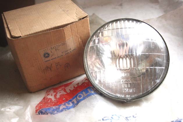 ヤマハAT125新品ライト DT1AT1DT250HT90YGS1メイトU5FS1FS50HT90AX125AS1AS2HX90XS1XS650TX650DX250RX350RT360DT25025MRJT60ミニトレGT50TY拍卖