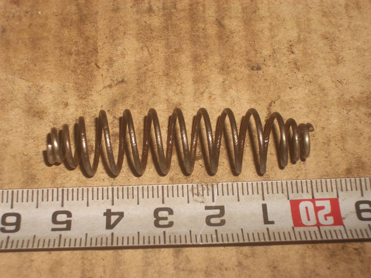 バロネス ロータリーモア GM65AーR スロットルレバー戻し用 コイルばね拍卖