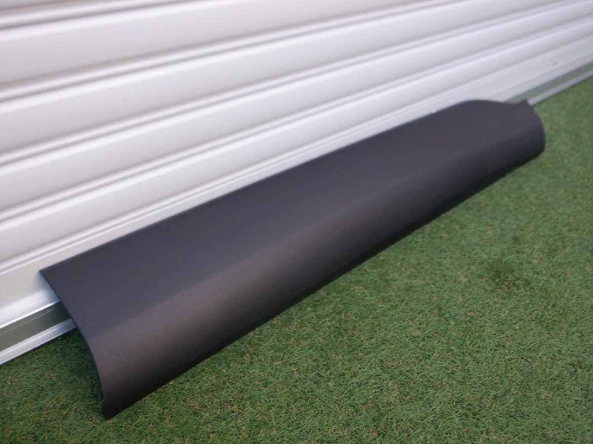 新車外し品 トヨタ純正 ZSG10 ZVG11 ZVG15 カローラクロス サイドステップ ドアパネル プロテクター フロント右側 75731-16820 75073-16010拍卖