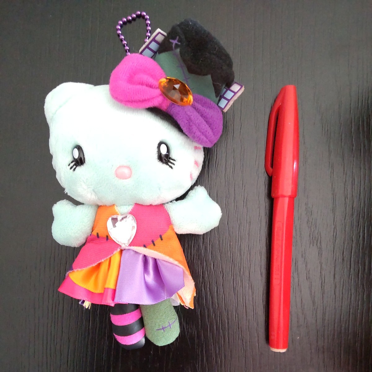 2310 サンリオ ハローキティ キティ ハロウィン キーチェーンマスコット グリーン USJ拍卖