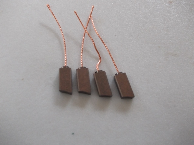 デンソー製 旧車オルタネーター用カーボンブラシ(旧車用)4個セット拍卖